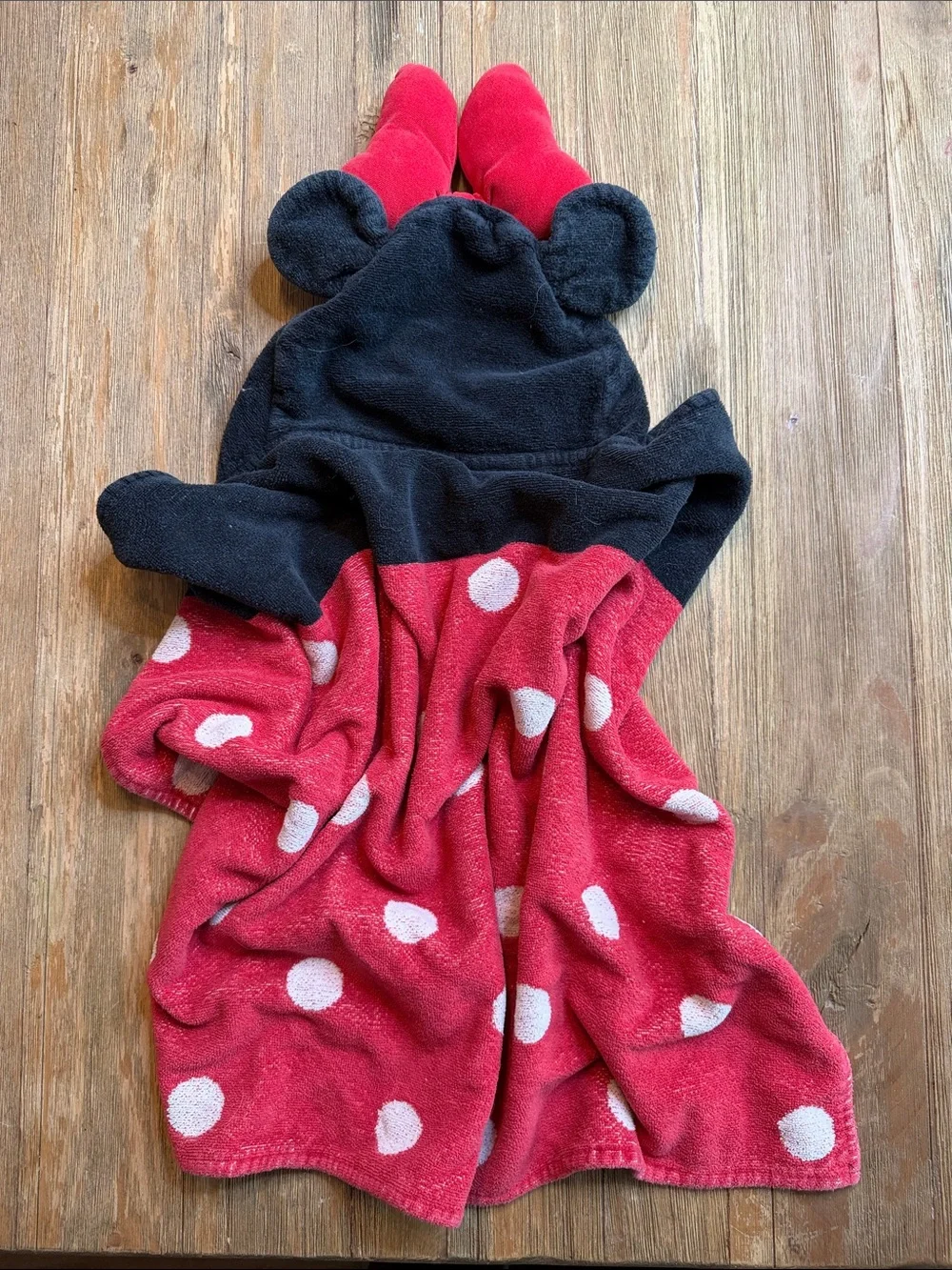Pottery Barn Kids Minnie Mouse Polka Dot Hooded One-Piece Towel with Bow